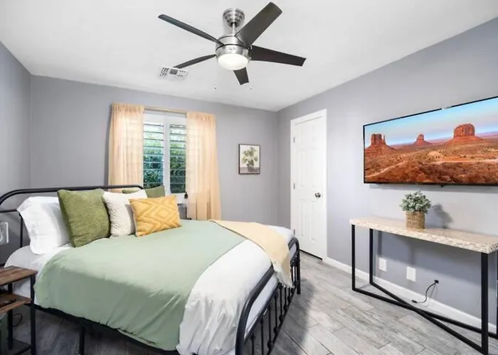 5br With Pool & Backyard Paradisesleeps 10 Guests Phoenix