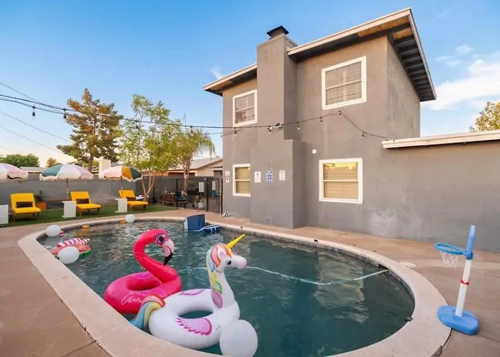 5br With Pool & Backyard Paradisesleeps 10 Guests