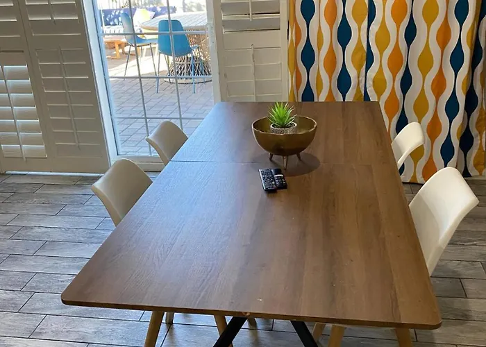 5br With Pool & Backyard Paradisesleeps 10 Guests *