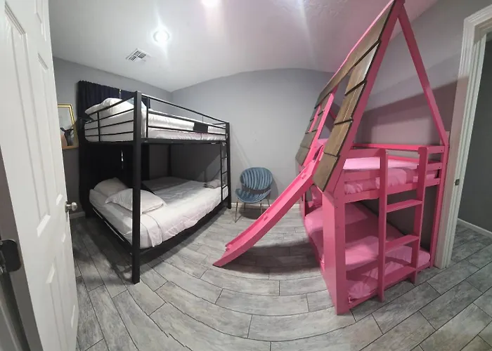 5br With Pool & Backyard Paradisesleeps 10 Guests Phoenix