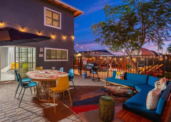 5br With Pool & Backyard Paradisesleeps 10 Guests Phoenix