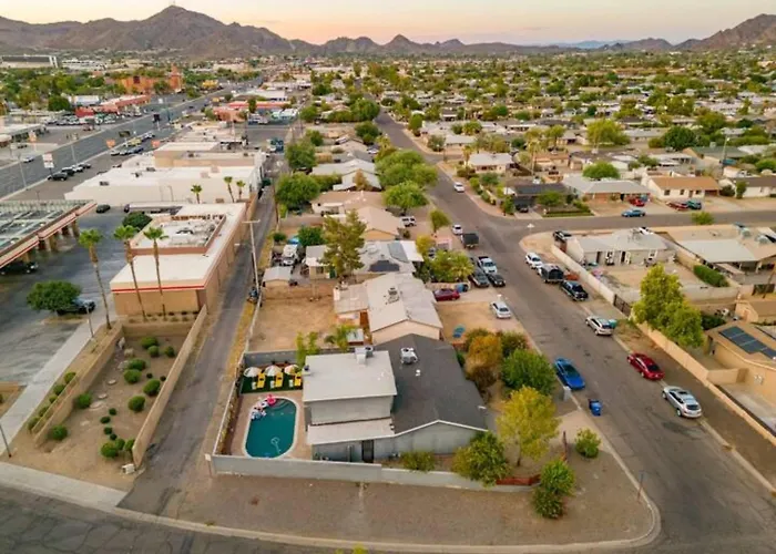 5br With Pool & Backyard Paradisesleeps 10 Guests * Phoenix