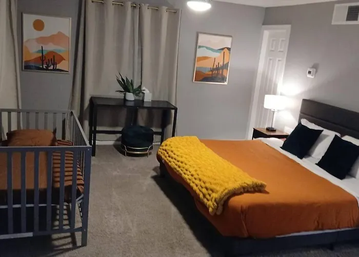 5br With Pool & Backyard Paradisesleeps 10 Guests * Phoenix