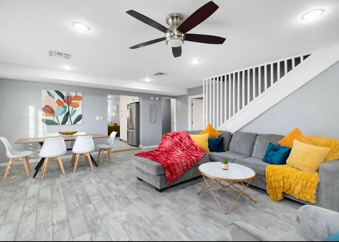 5br With Pool & Backyard Paradisesleeps 10 Guests * Phoenix