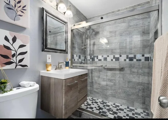 5br With Pool & Backyard Paradisesleeps 10 Guests Phoenix