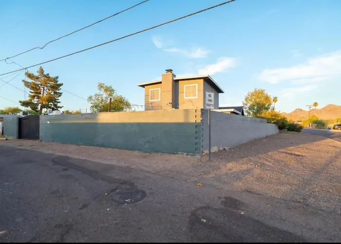 5br With Pool & Backyard Paradisesleeps 10 Guests *